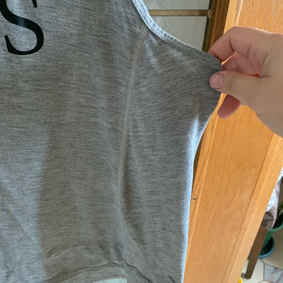 ATHLETIC WORKS “FEAR LESS” TANK TOP 21” PTP - Picture 3 of 4